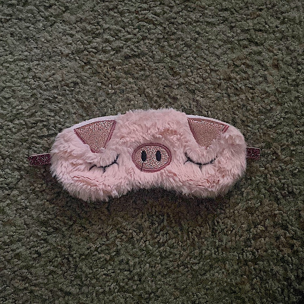 I am selling a pig sleep mask